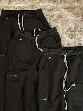 Figs high waisted Zamora jogger scrub pants - petite (NOT A SET)